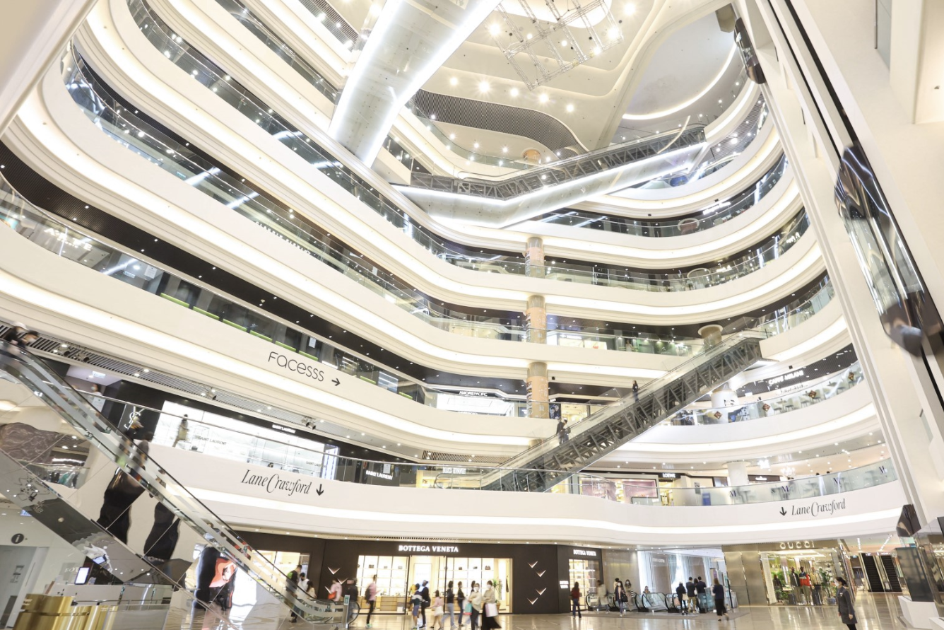 Asia shopping travel guide, where the sale season rewrites desire