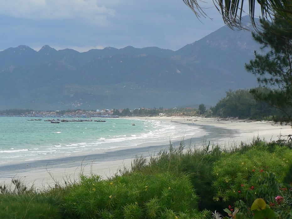 Escape To Doc Let Beach In Ninh Hoa And Swim In The Calmest Waters Of Khanh Hoa