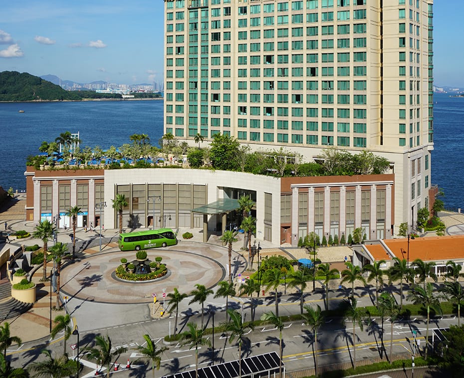 Hong Kong’s Most Talked-About New Hotels – Architecture, Family Resorts, and Urban Hideaways